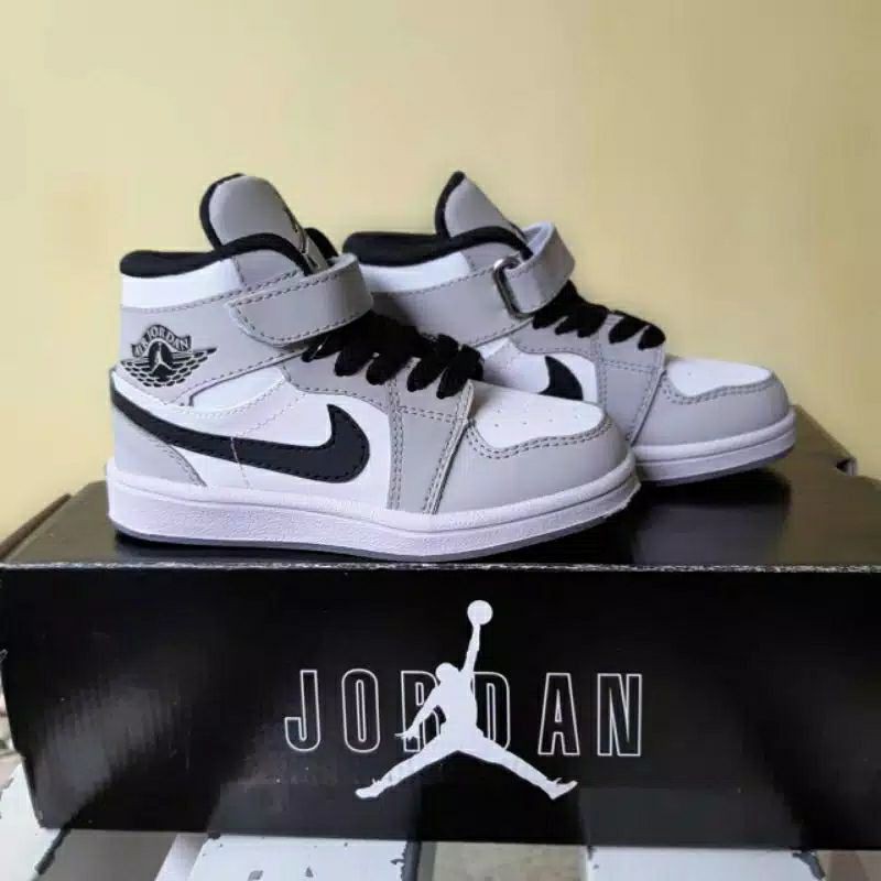 SEPATU ANAK NIKE JORDAN  1TAHUN READY SIZE (21-35)