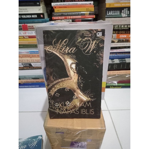 NOVEL ORI  MIRA W.  KUPINJAM NAPAS IBLIS