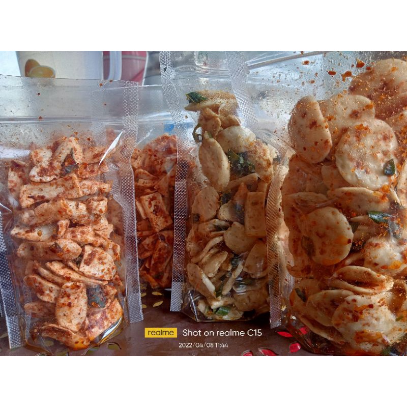 

Kerupuk Pedes Gurih