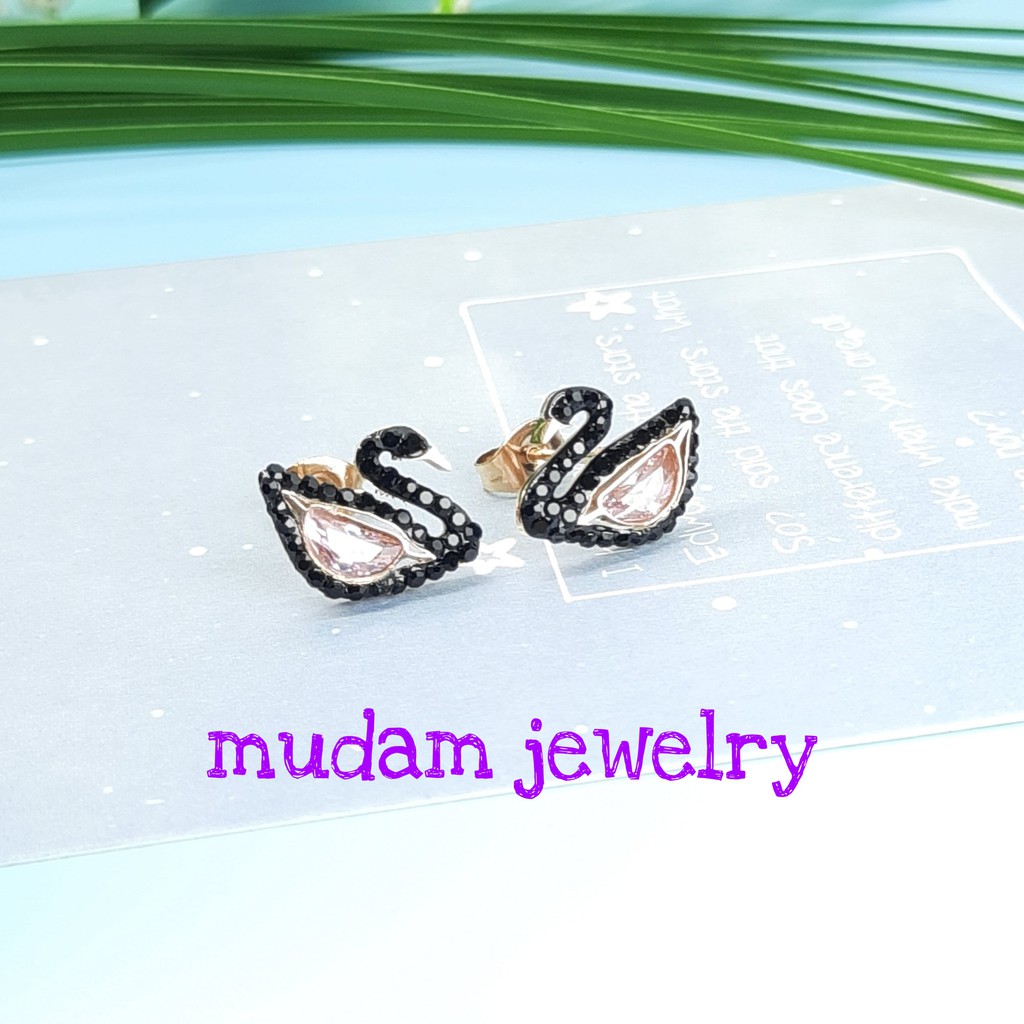 Anting Tusuk Titanium Swan Dengan Kristal Hitam dan Pink Artifisial Rose Gold