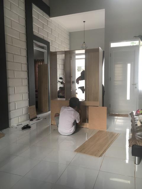 Lemari Pakaian 3 Pintu Cermin Lp 328