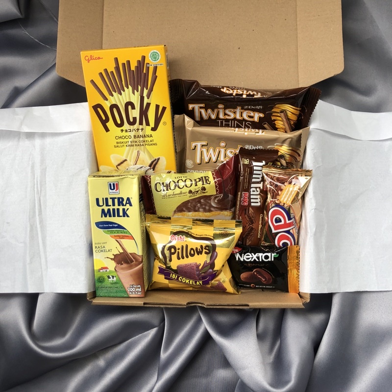 

Snackbox | Snack box | Giftbox | Kado Wisuda | Kado Sidang | Kado Ulang tahun | Hampers
