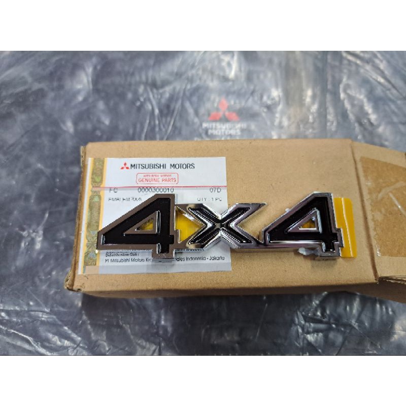 Emblem 4x4 4 x 4 Asli Mitsubishi New Pajero Sport 2022