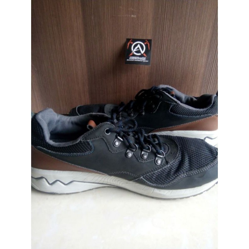 Sepatu Outdoor Second MERRELL