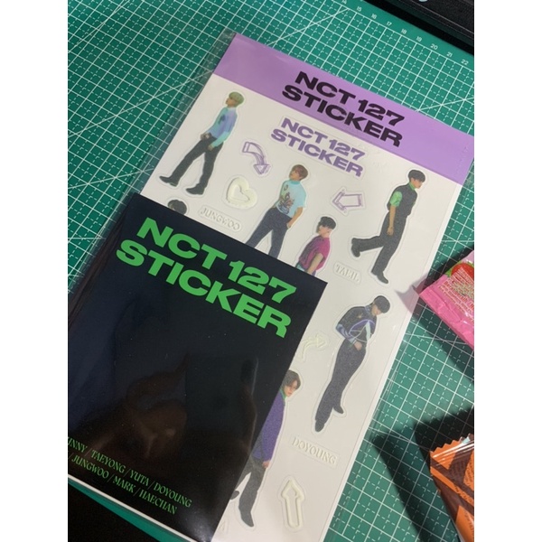 [ready stock] md sticker glow in the dark gitd sealed jaehyun johnny taeyong mark doyoung haechan pc