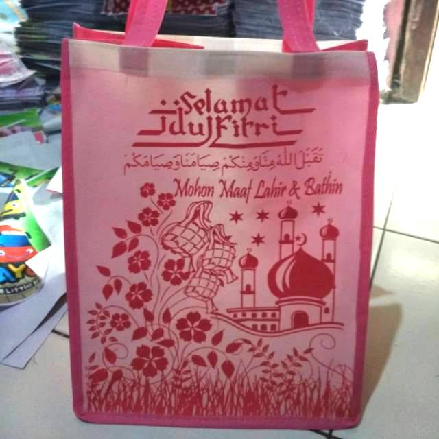 

TAS BINGKISAN LEBARAN UK. SEDANG