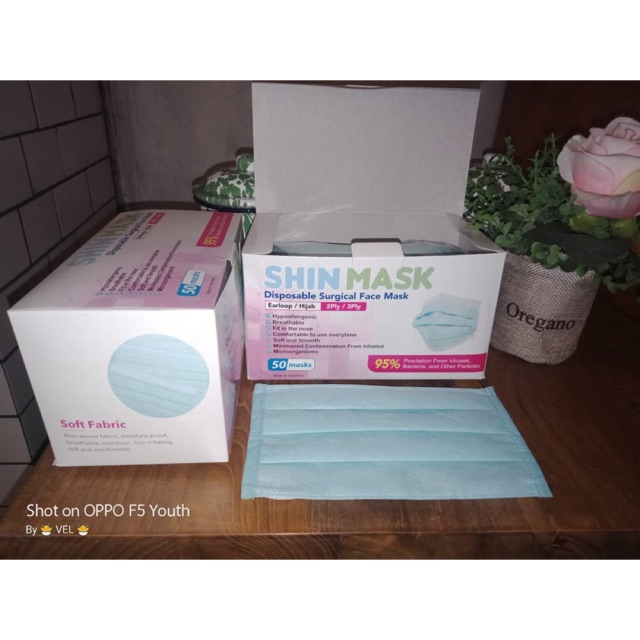 Masker surgical..