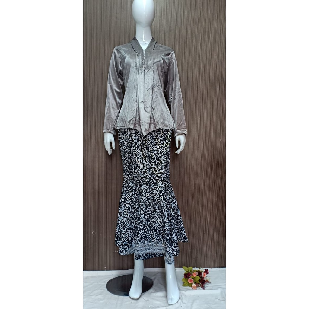 KEBAYA KORTIBEL ROK DUYUNG BATIK  BAJU KEBAYA BATIK RUMAH KEBAYA BANDUNG RUMAH SONGKET BANDUNG