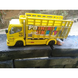 Aksesoris Warna Cat Miniatur Truk Warna Cat Aksesoris Warna Cat Miniatur Truk Warna Cat
