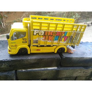  Miniatur  Truk  Canter PVC warna  kuning panjang 38cm x 13cm 