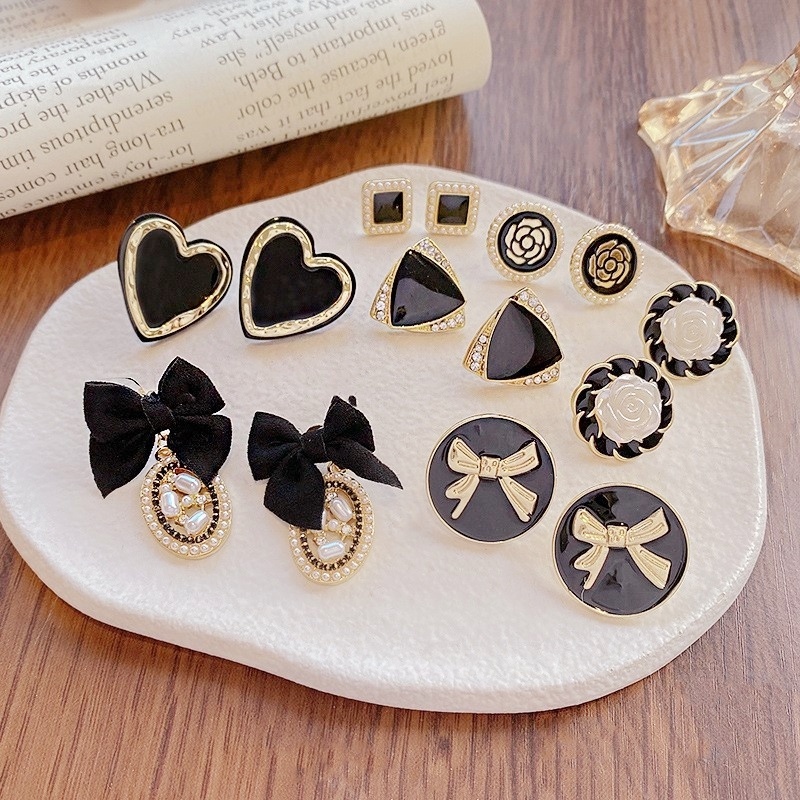 Anting Tusuk Gantung Desain Geometri Hias Mutiara Warna Permen Gaya Korea / Retro / Trendy / Simple Untuk Wanita