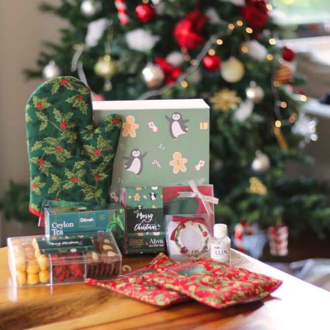 

HAMPERS PARCEL NATAL / KADO NATAL / CHRISTMAS BOX - WARMTH PACKAGE SCS543D3