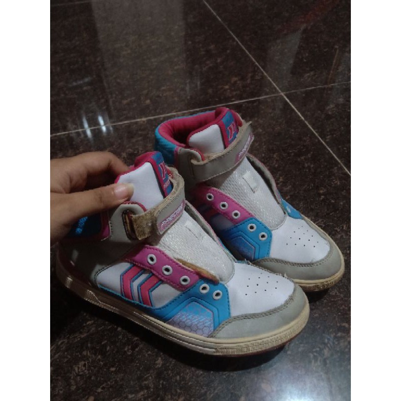 preloved sepatu precise