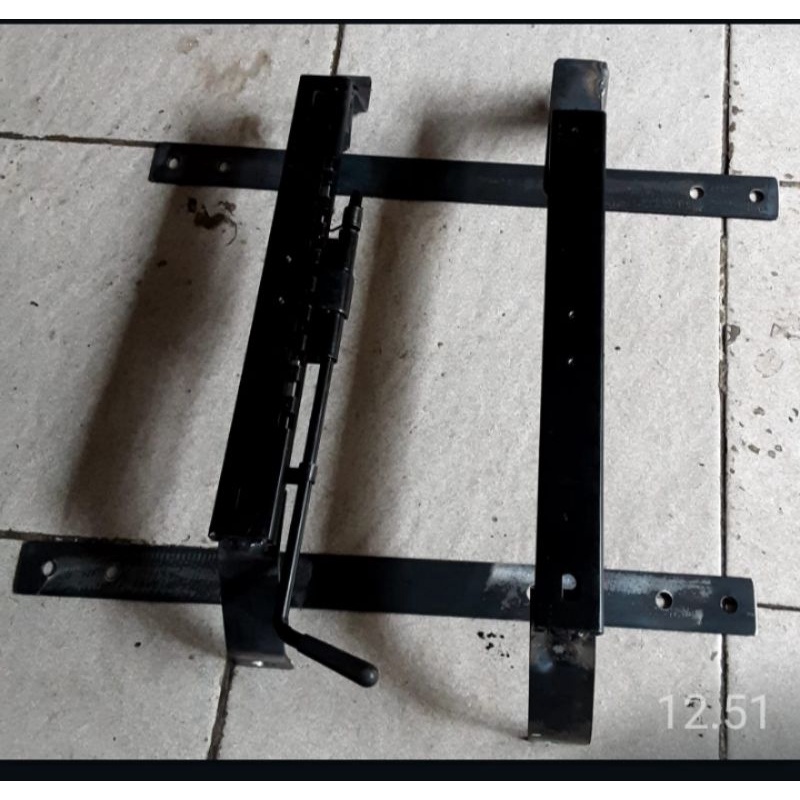 breket jok mobil yaris