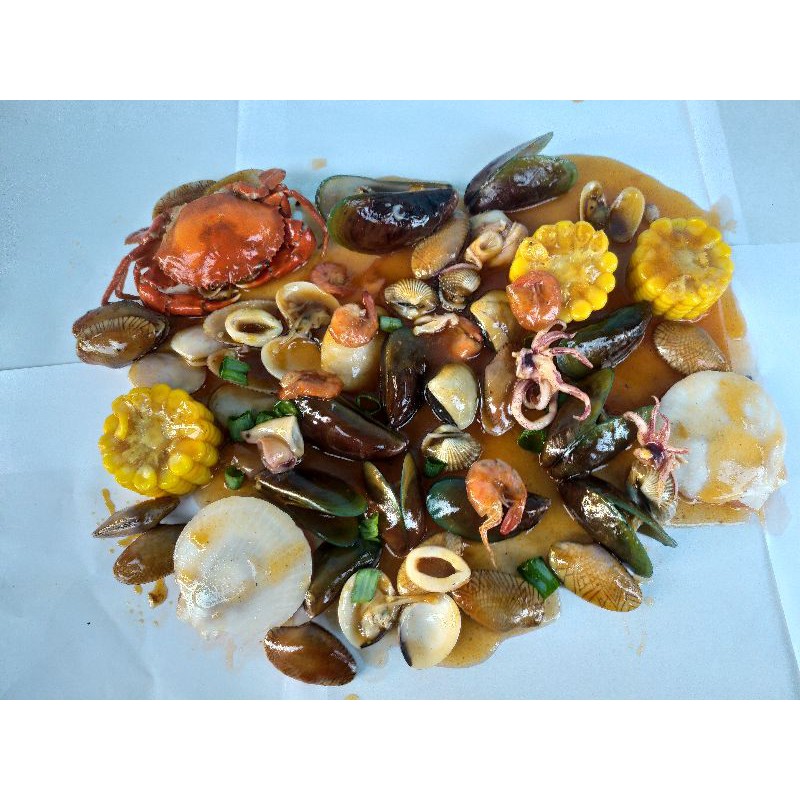 

seafood box mix 3 isi aneka kerang cumi udang kepiting jagung dan bisa nambah lobster