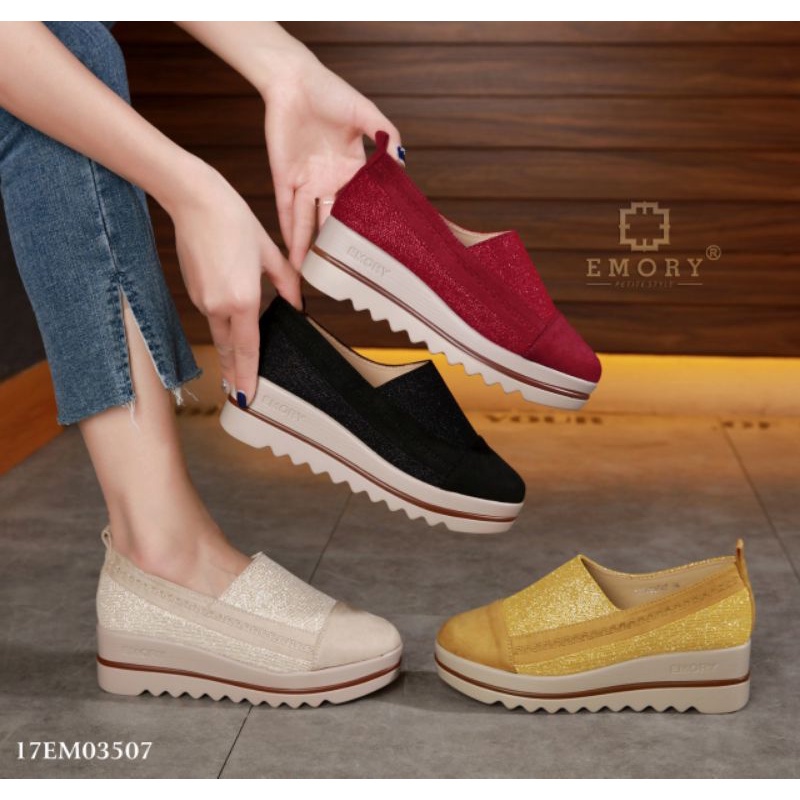 Sepatu wanita Emory Amriel bdg series  17EMO3507 wedges terdiri dari empat warna