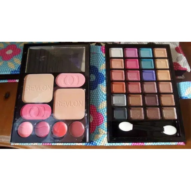 Eyeshadow Make Up Dompet 5 in 1 Ukuran Sedang