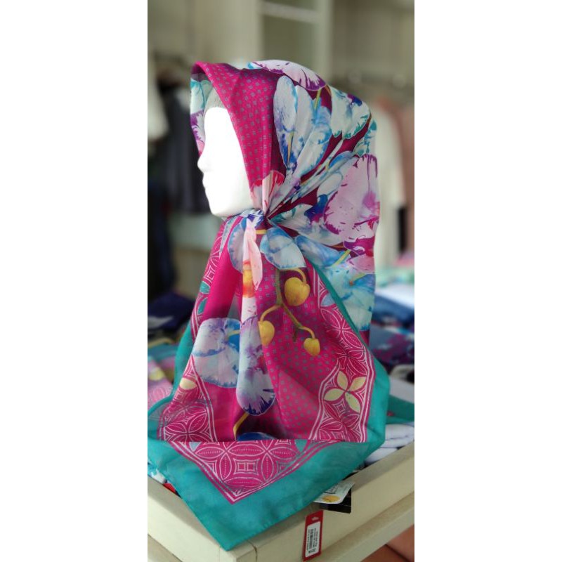 Kerudung motif Zoya /