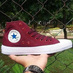sepatu converse red