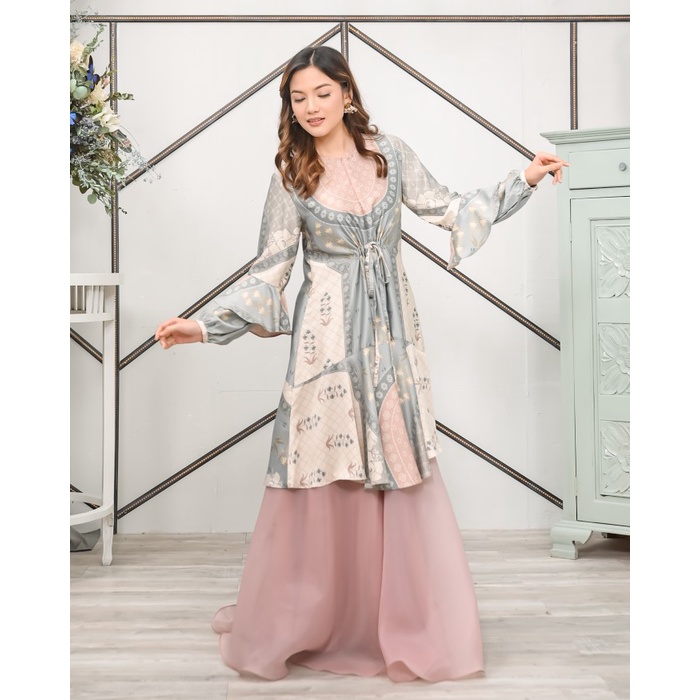 Rafflesia Tunic in Cupcakes - Wearing Klamby