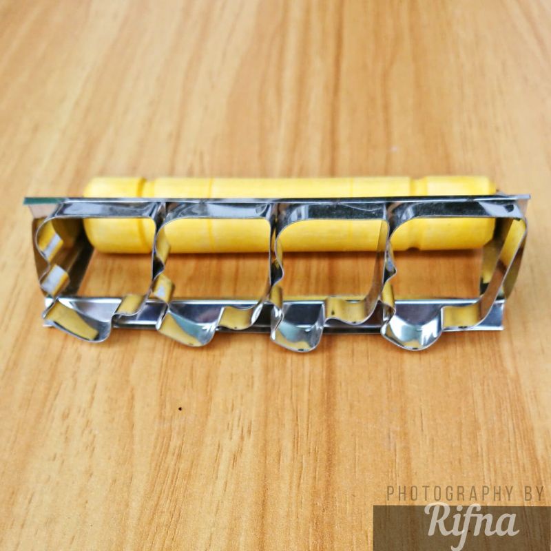 Cetakan kue kering kastengel model jambu mete gagang kayu