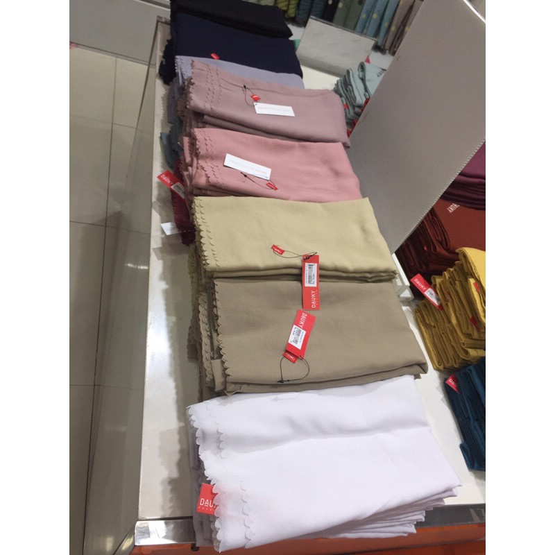 adelyna scarf dauky jilbab segi empat polos