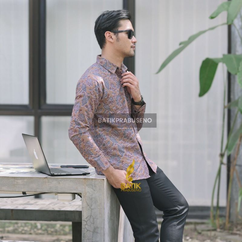 WidyaDharma Kemeja Batik Slimfit Lengan Panjang Original by Batik Prabuseno