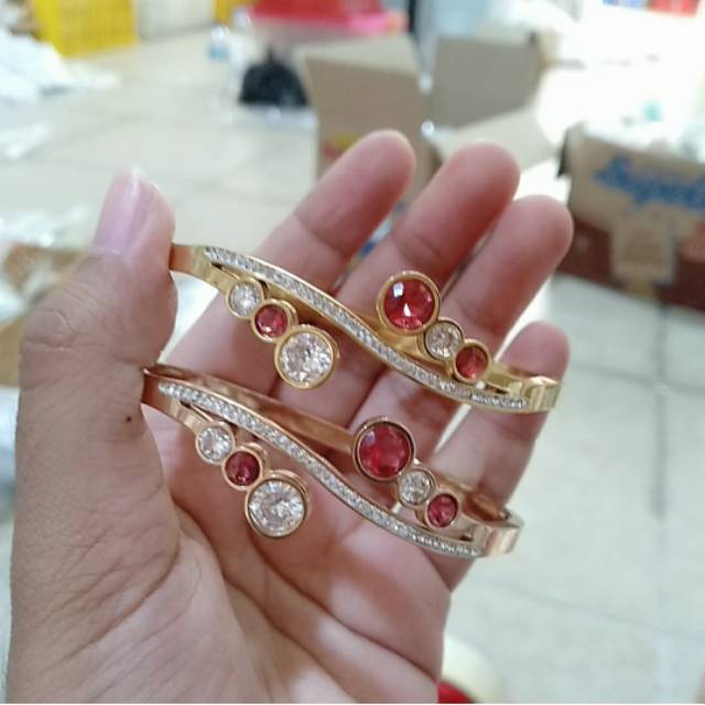 Gelang Bulat Tiga. Titanium. Gelang Titanium. Perhiasan Titanium. Perhiasan Mewah