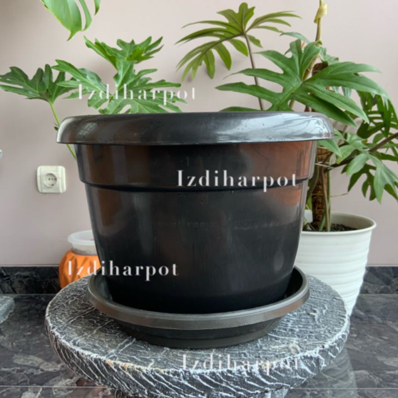 pot bunga tanaman plastik hitam tulip 25cm kuping + tatakan hitam