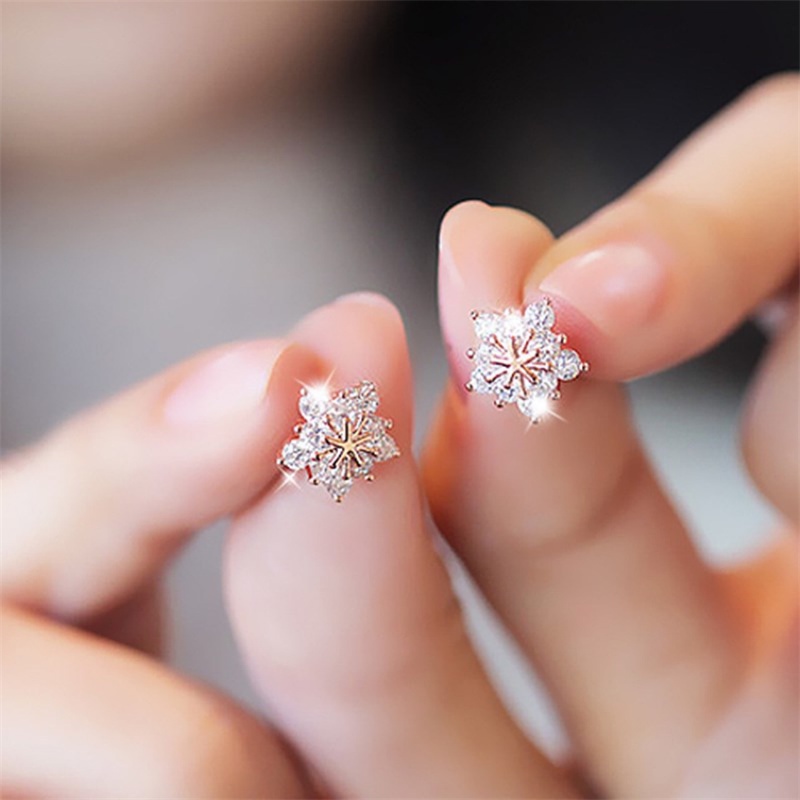 Anting Tusuk Sterling Silver 925 Desain Bunga Snowflake Hias Zircon Untuk Wanita / Pesta Natal