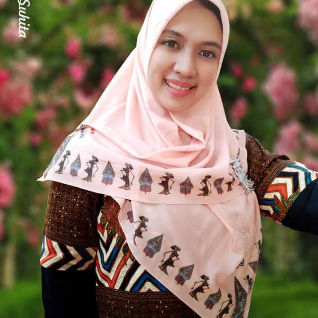 Jilbab wayang suhita