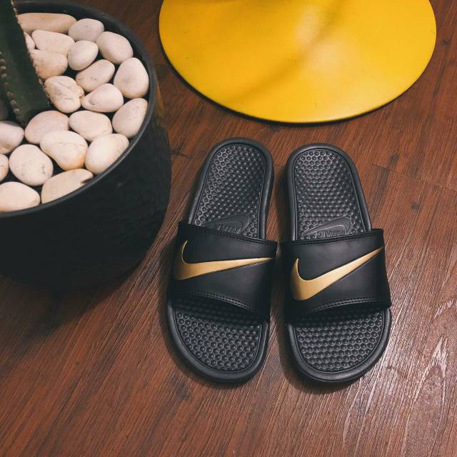 nike benassi slides black and gold