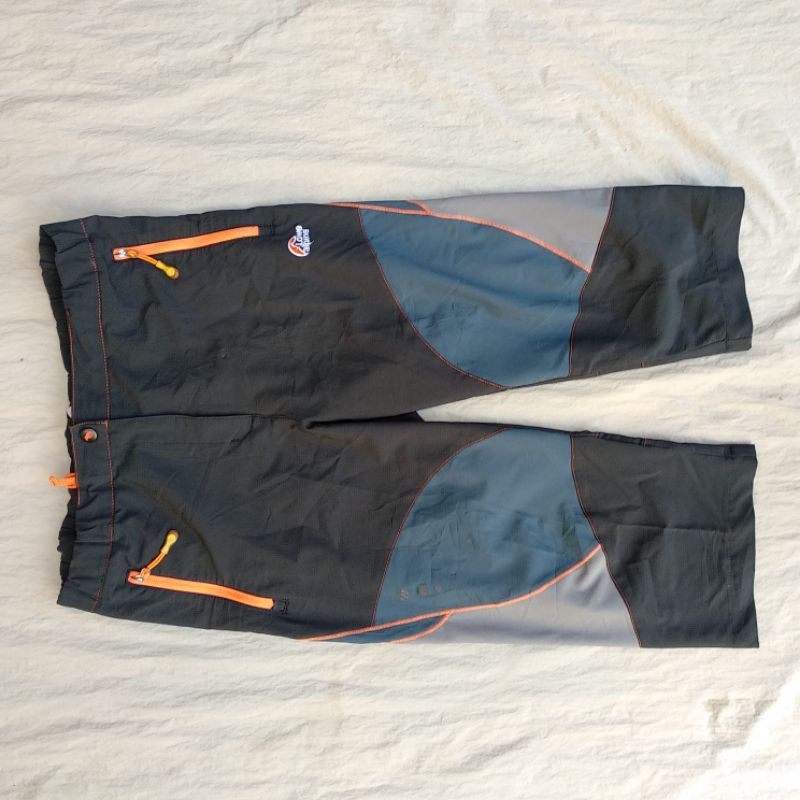 celana gunung Lowe alpine