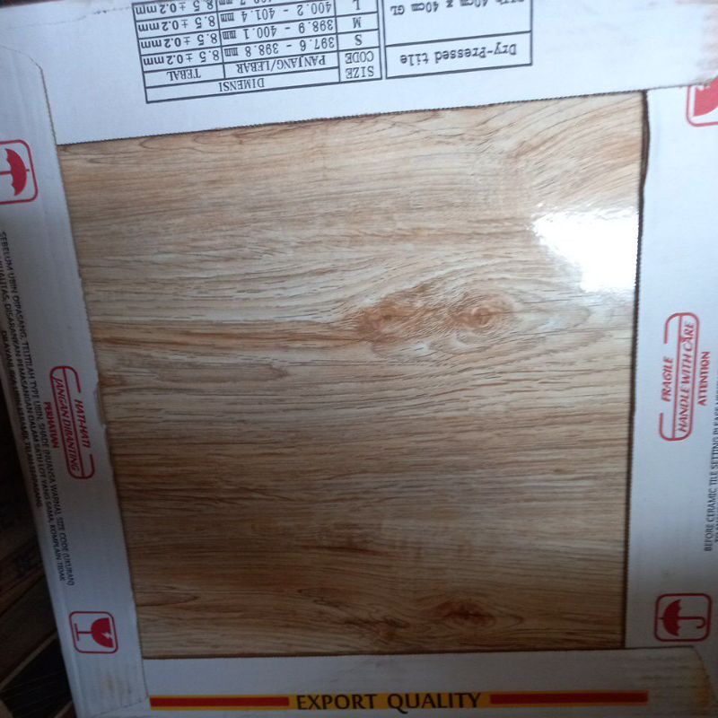 KERAMIK 40X40 MOTIF KAYU GLOSSY
