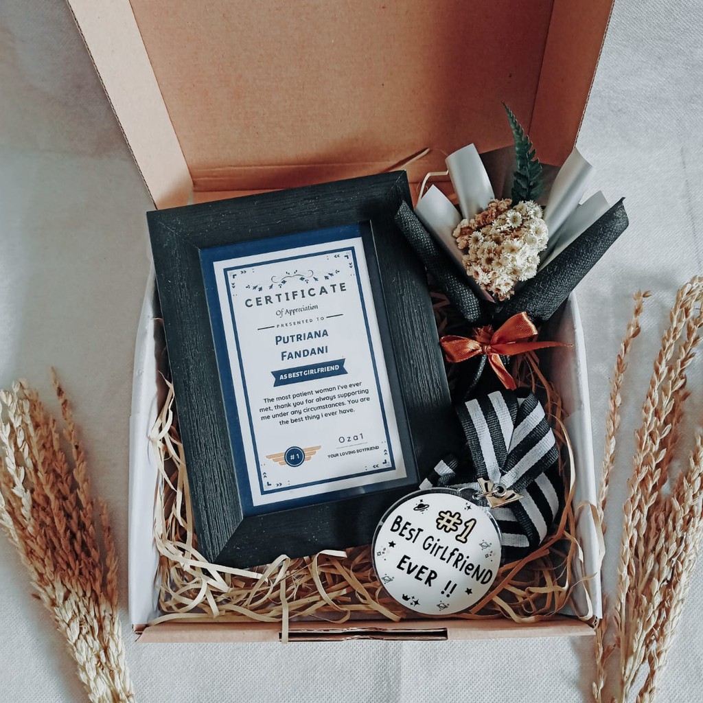 

Kado Sertifikat Custom / Kado Wisuda / Kado Ulang Tahun