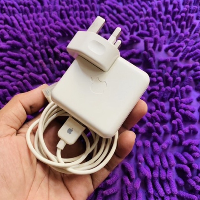 Charger Bekas