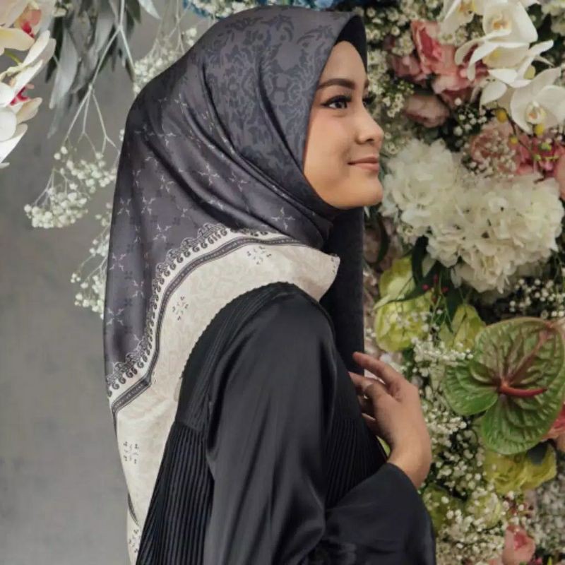 hijab voal motif anggrek abu abu LC