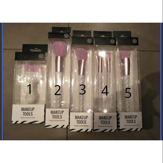 Miniso Romantic Ice Cream Brush Rp. 59.900,-