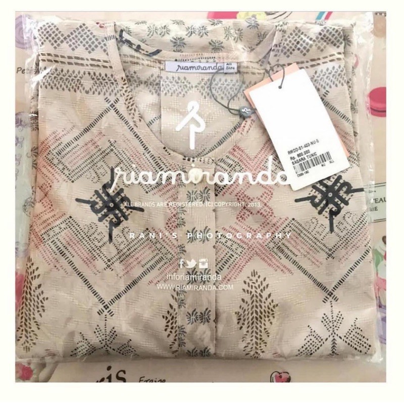 Segara tunik nude ria miranda