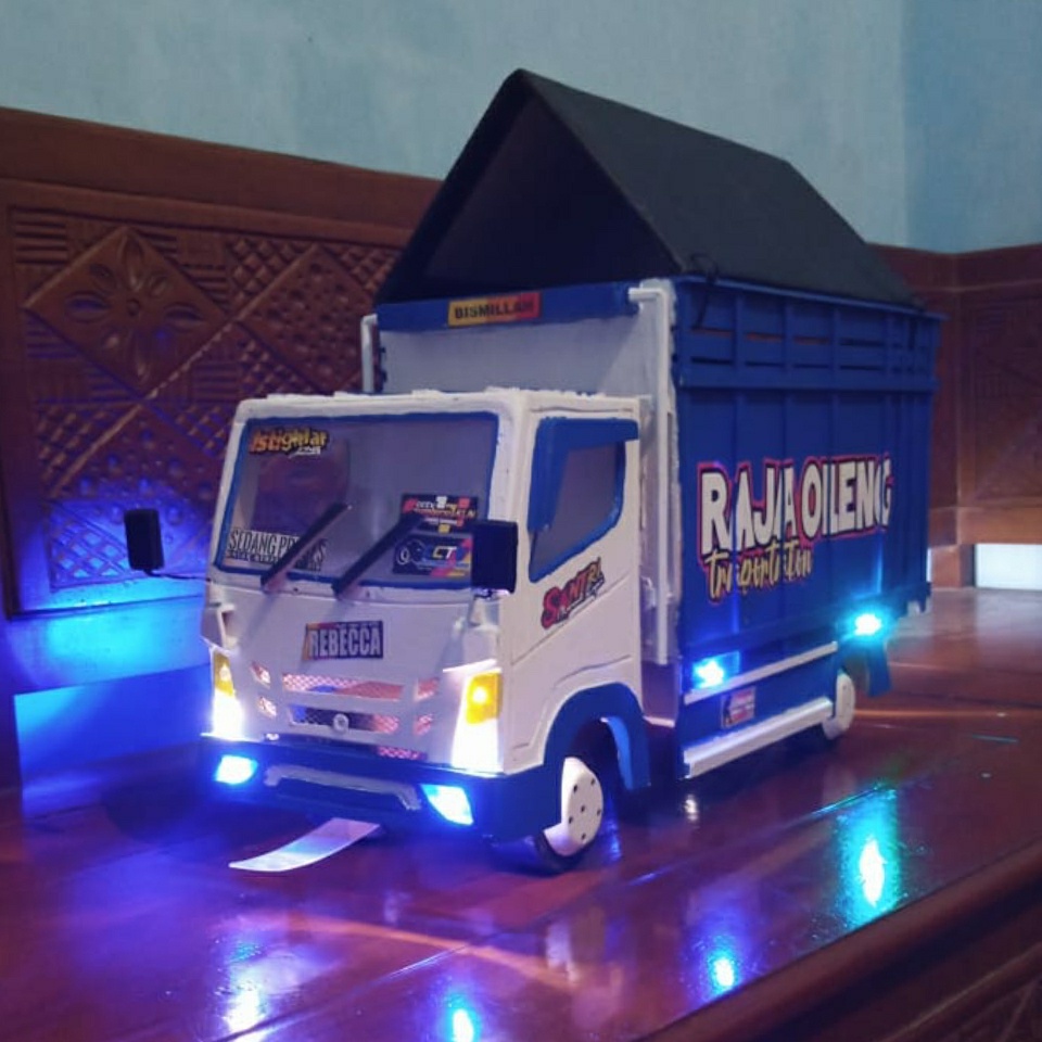 TRUK OLENG / MINIATUR TRUK KAYU ASLI / MINIATUR TRUK OLENG FULL LAMPU / MINIATUR TRUK