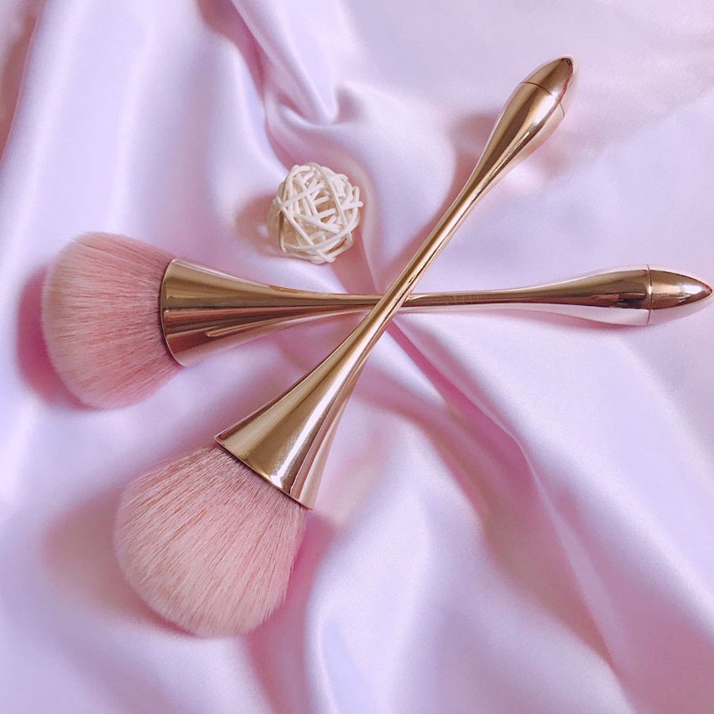 1pc Brush Makeup Dengan Pegangan Bentuk Gelas Wine Warna Rose Gold