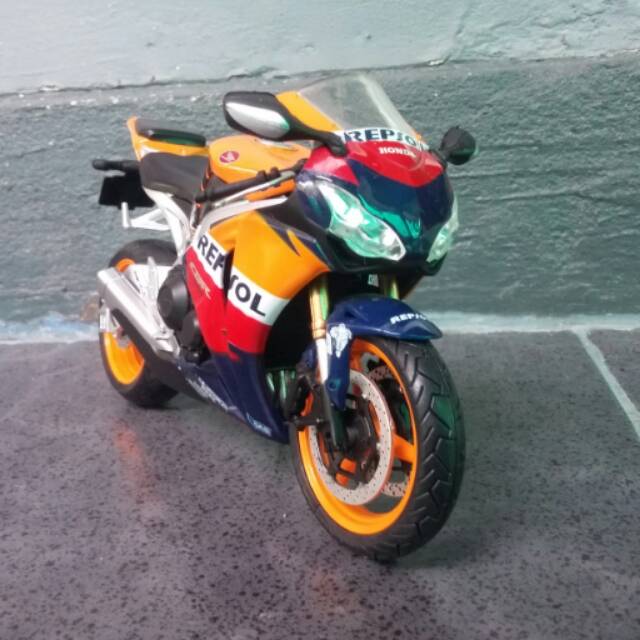 Diecast / Miniatur Motor Honda CBR 1000RR ( Repsol ) Skala 12