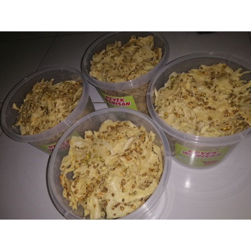 

Peyek kacang hijau