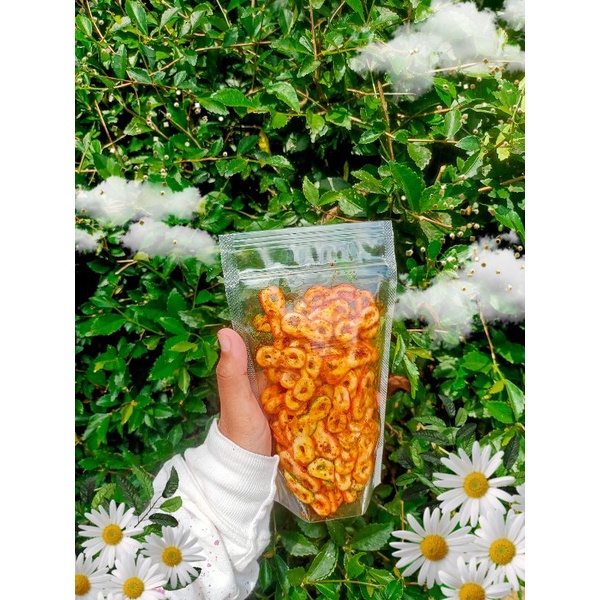 

SEBRING PEDAS 70 GR/SEBRING KERUPUK ANGKA DELAPAN PEDAS DAUN JERUK/SEBRING CIKRUH PEDAS SEBLAK KERING