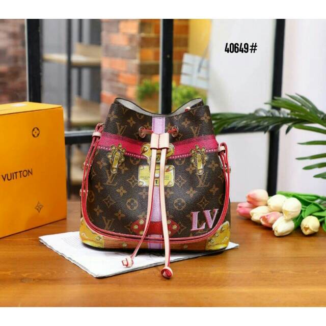 LOUIS VUITTON NEONOE BAG