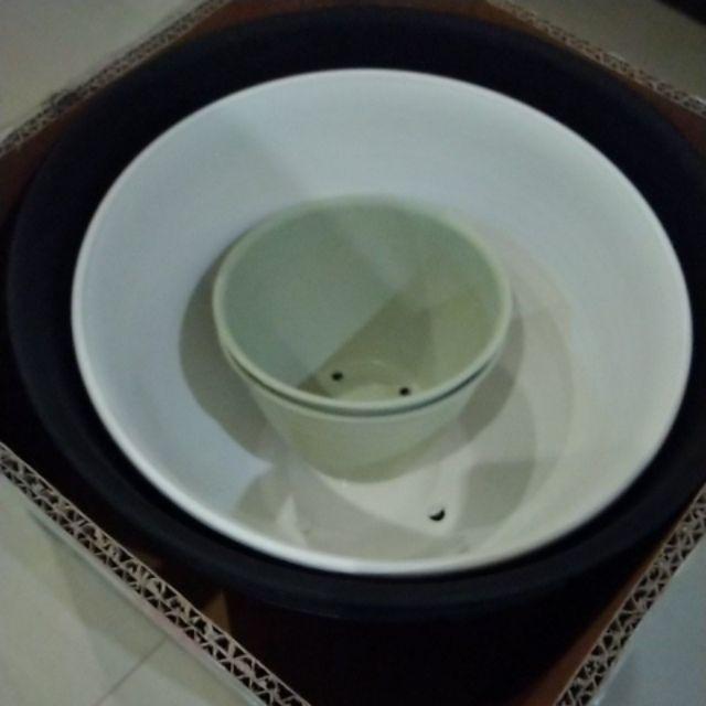 Pot Tawon 24 Cm Hitam