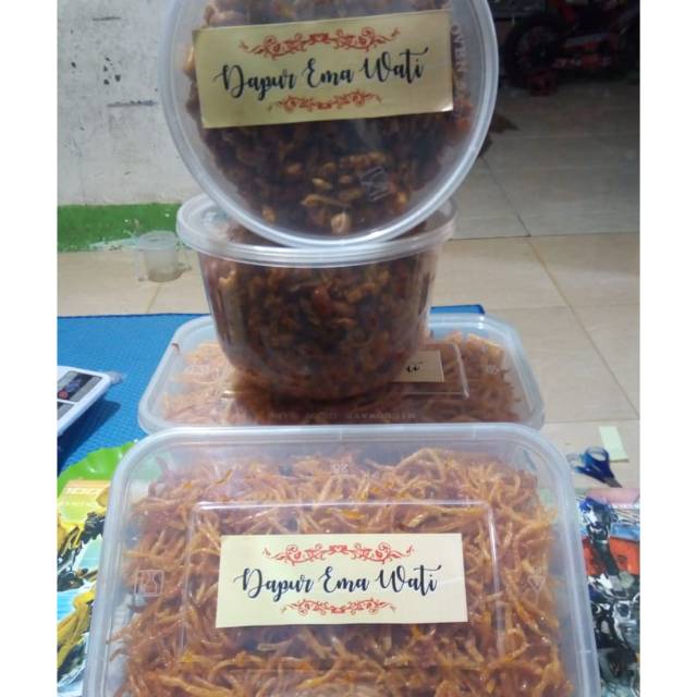 

Mustofa dan tempe kering