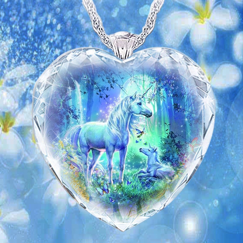 Kalung Dengan Liontin Bentuk Hati Motif Unicorn Aksen Kristal Untuk Wanita