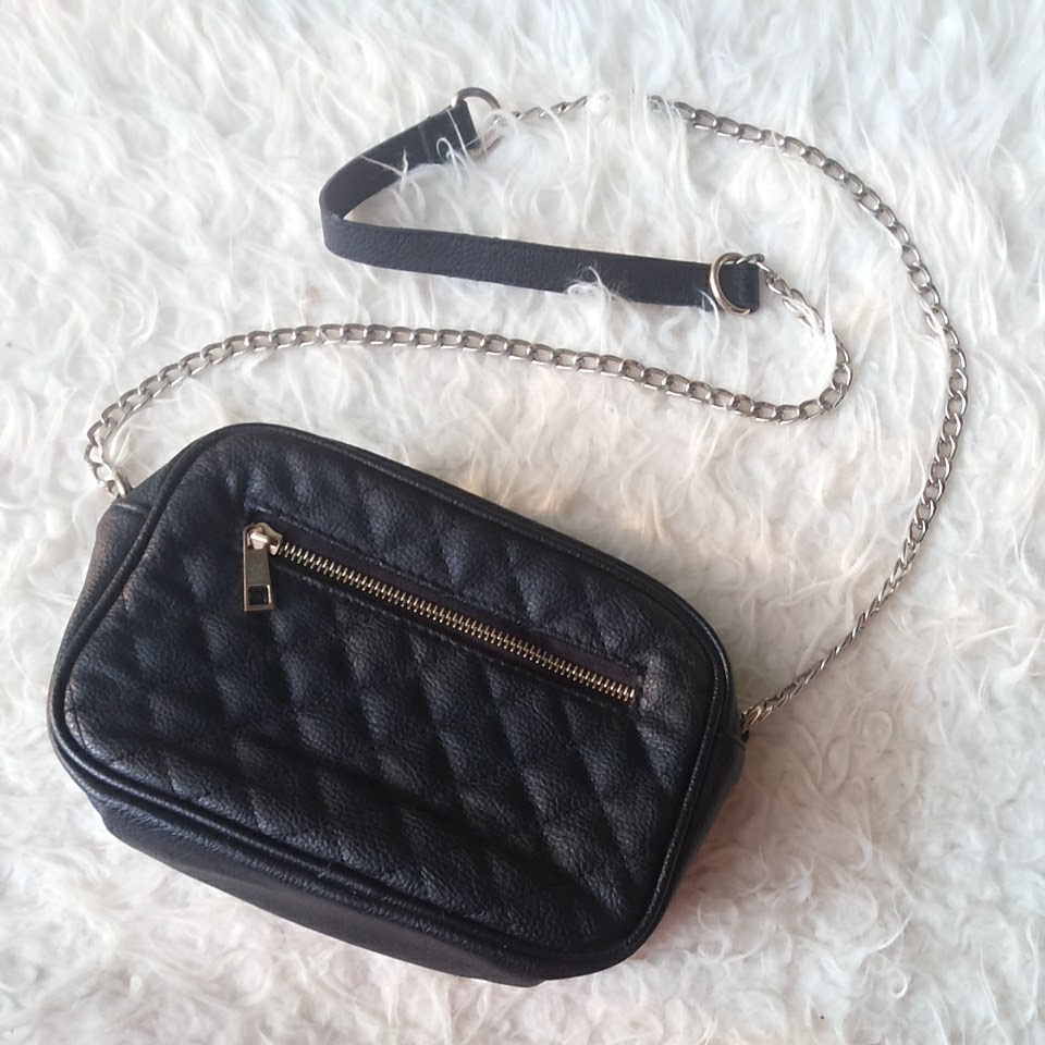 STRADIVARIUS CHAIN SLING BAG