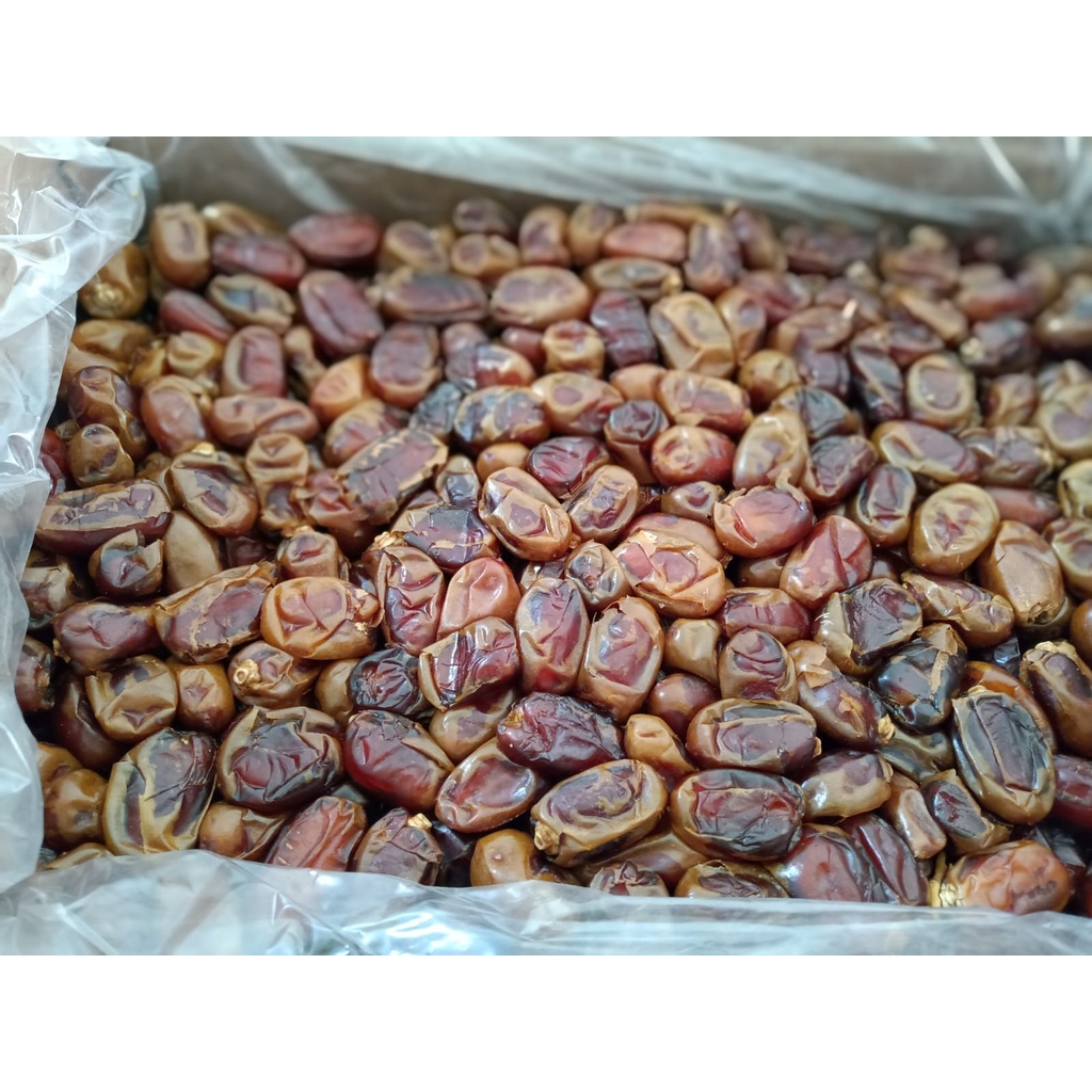 

Kurma khalas saad 1/2 dus 5kg / kurma khalas saad / kurma khalas 5kg
